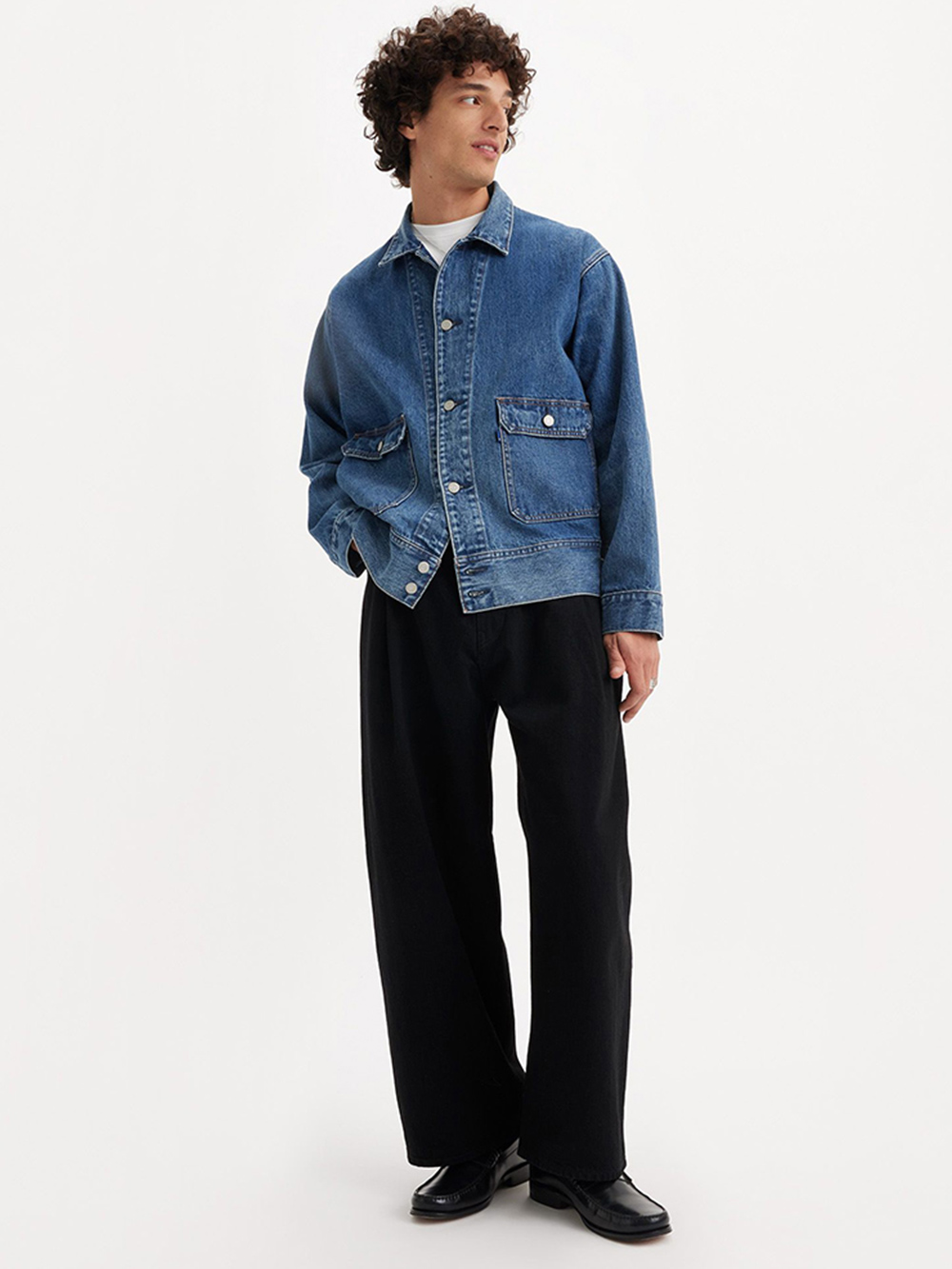 Levi's® MOJ日本製布料WIDE PLEAT CROP 男款打褶丹寧牛仔寬褲