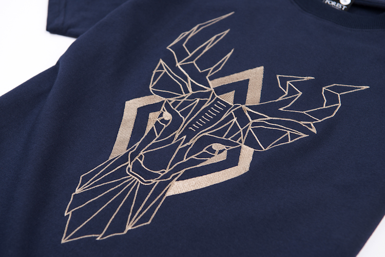 幾何鹿刺繡中性款TEE 幾何鹿刺繡中性款TEE