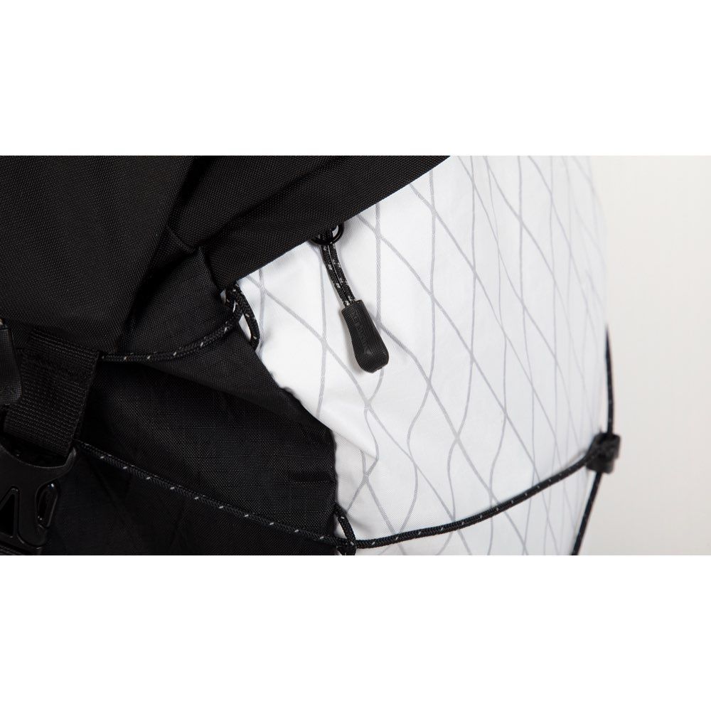 【DOUGHNUT】Water-repellent, extra light and tear-resistant large backpack WANDERLUST multi-compartment-white - Backpacks - Nylon White