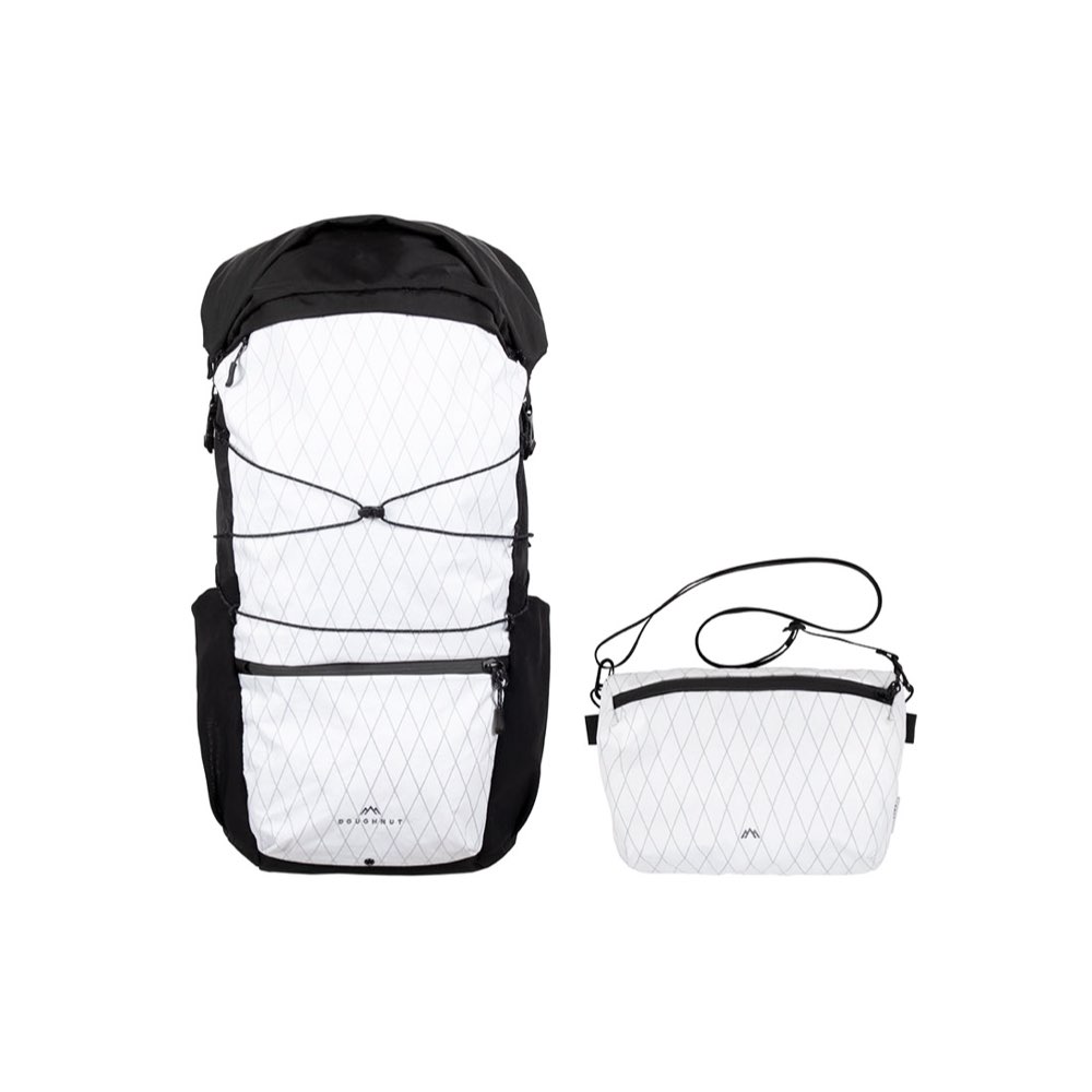 【DOUGHNUT】Water-repellent, extra light and tear-resistant large backpack WANDERLUST multi-compartment-white - Backpacks - Nylon White