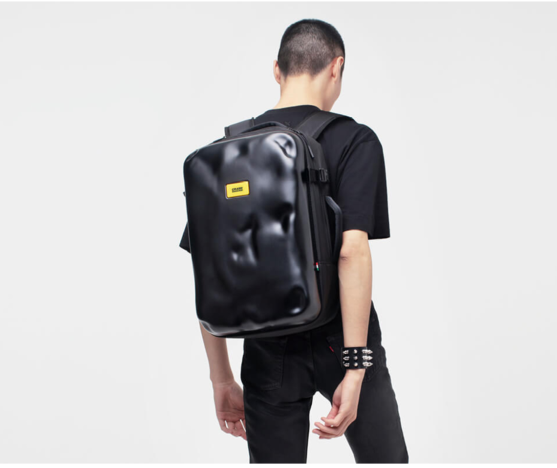Crash Baggage Iconic 硬殼後背包-黑色 - PChome 24h購物