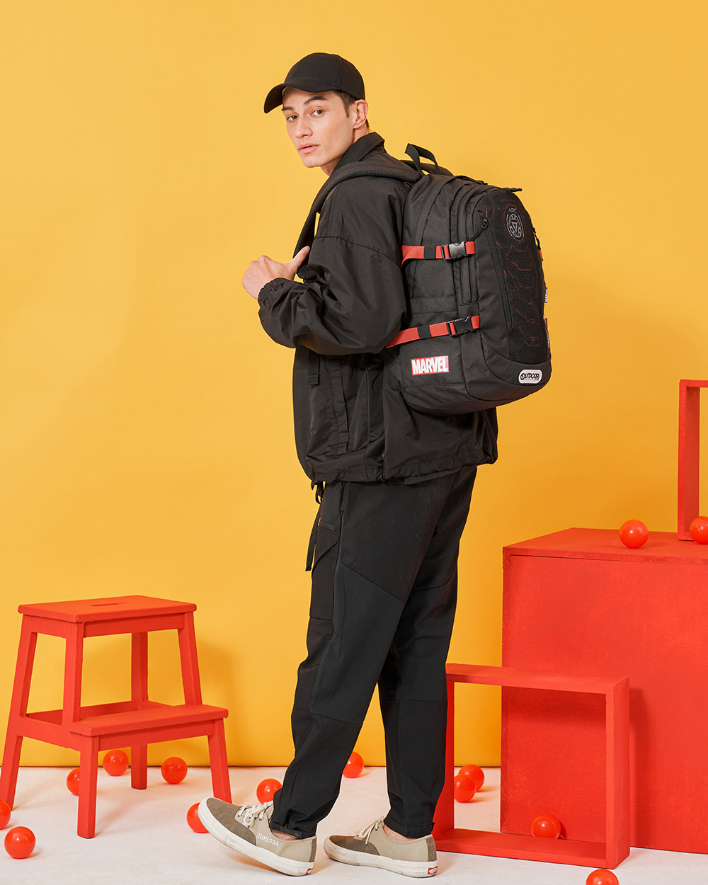 【OUTDOOR】漫威英雄MARVEL-鋼鐵人後背包-黑色 ODDY22H01BK