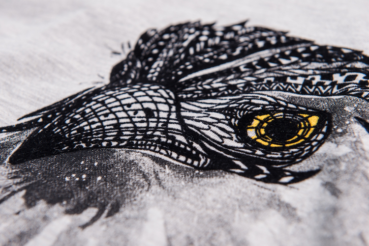 大冠鷲植絨TEE中性款(灰) 大冠鷲植絨TEE中性款(灰)