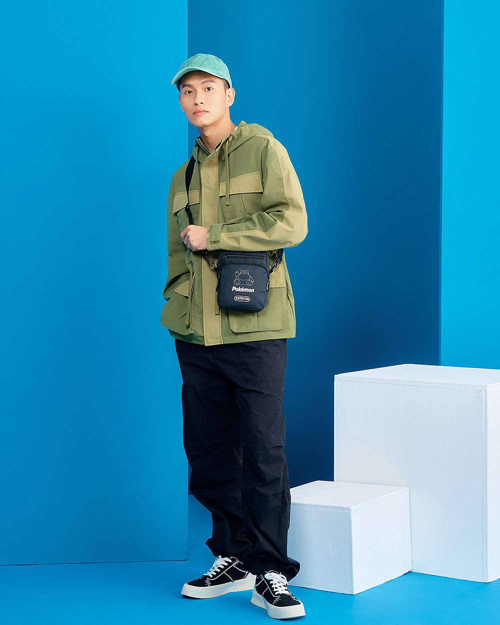 【OUTDOOR】寶可夢Pokemon夜光卡比獸直式側背包-碳灰色 ODGO22O03CL