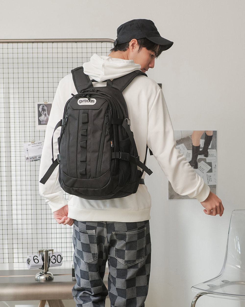 【OUTDOOR】風格前線-14吋電腦後背包-黑色 OD143117BK