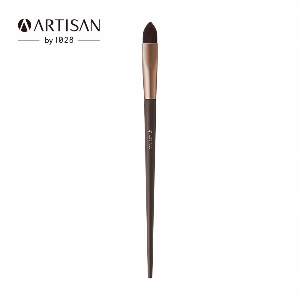ARTISAN 三角遮瑕刷 F26 by 1028
