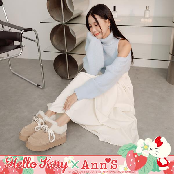 🎁買就送鞋撐🎁Ann’S X Sanrio三麗鷗 HELLO KITTY 聯名 波希翻毛多穿防潑水鍍膜麂皮短筒雪靴(附兩種鞋帶)4cm-沙色