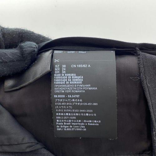 【お洒落度UP】PRADA◆Re-Nylon ショートパンツ メタルロゴ付き お洒落度UP】PRADA◇Re-Nylon ショートパンツ 短パン ロゴ付き