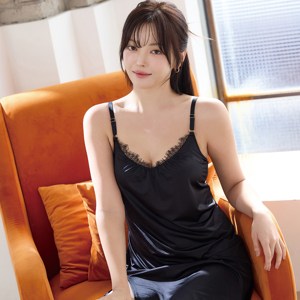 睡眠內衣【晚安推推．玩美派對】雙C絲滑洋裝睡衣(質感黑)