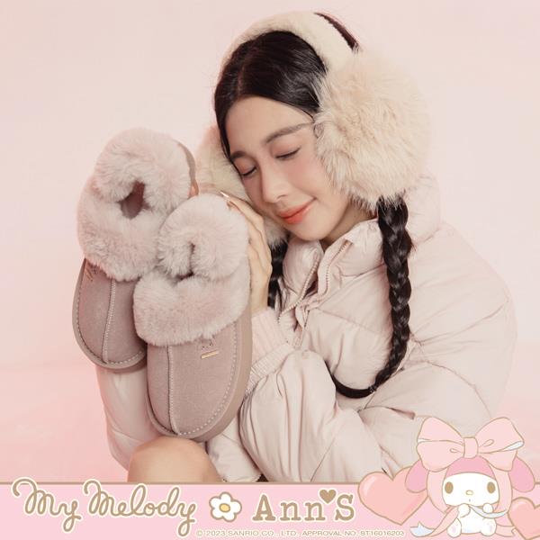 🔥買三送一🔥Ann’S X Sanrio三麗鷗 美樂蒂聯名 毛絨絨可拆後帶2way麂皮真皮厚底穆勒雪靴4cm-粉