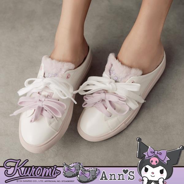 👣買就送半掌襪👣Ann’S X Sanrio三麗鷗 酷洛米聯名 毛茸茸不對稱刺繡雙層鞋帶平底穆勒鞋3cm-白