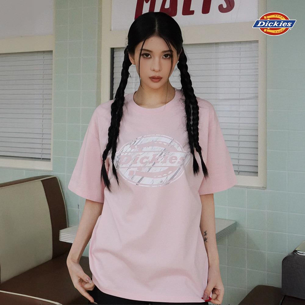 Dickies男女款荷花粉純棉胸前紋路圖案Logo印花休閒短袖T恤|DK0A88O4B80