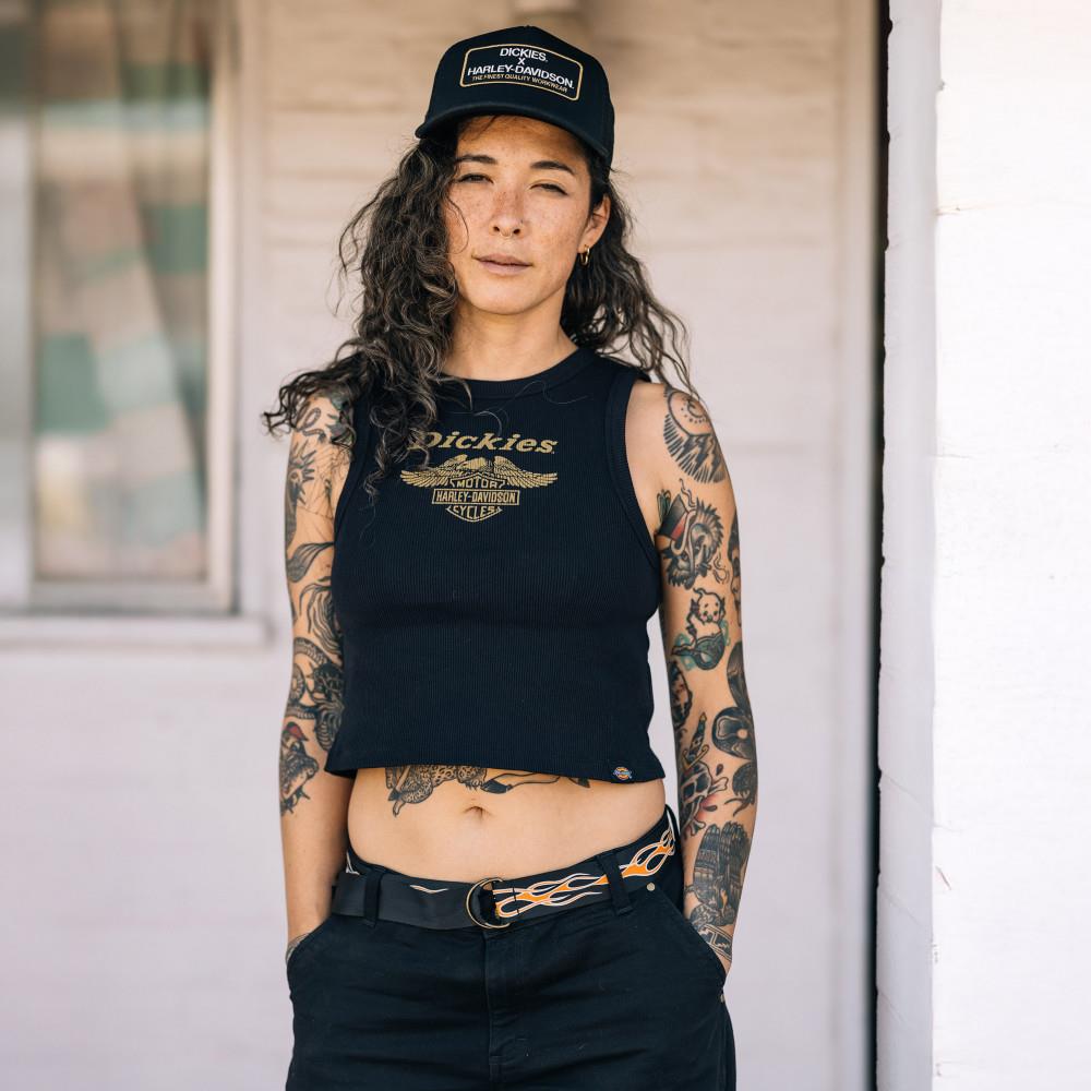 【HARLEY DAVIDSON 聯名】Dickies女款黑色純棉羅紋胸前Logo圖案印花設計背心|DK0A87GPBLK