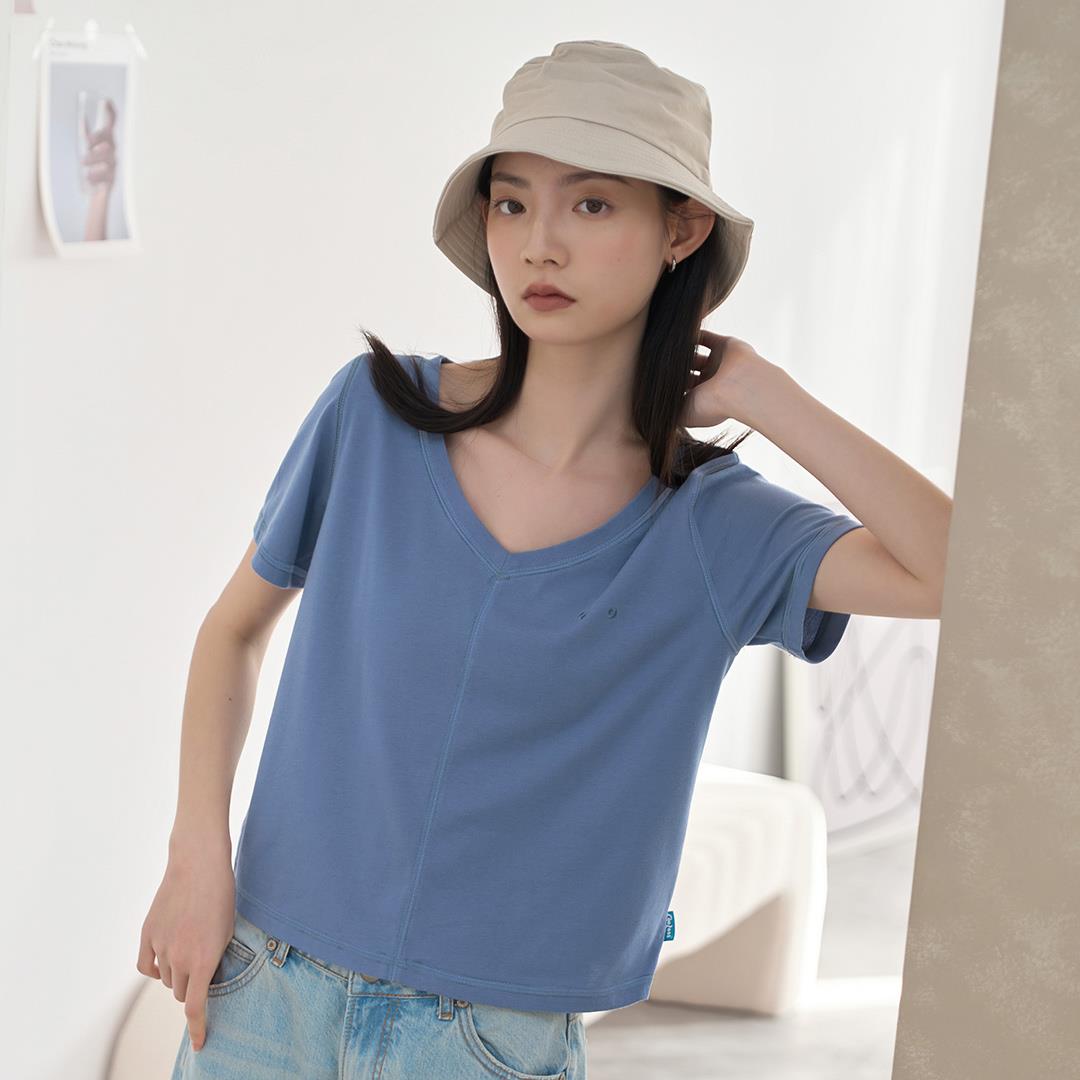 涼感升級!舒適V領短TEE(灰藍)-女【Hi Cool涼感布】
