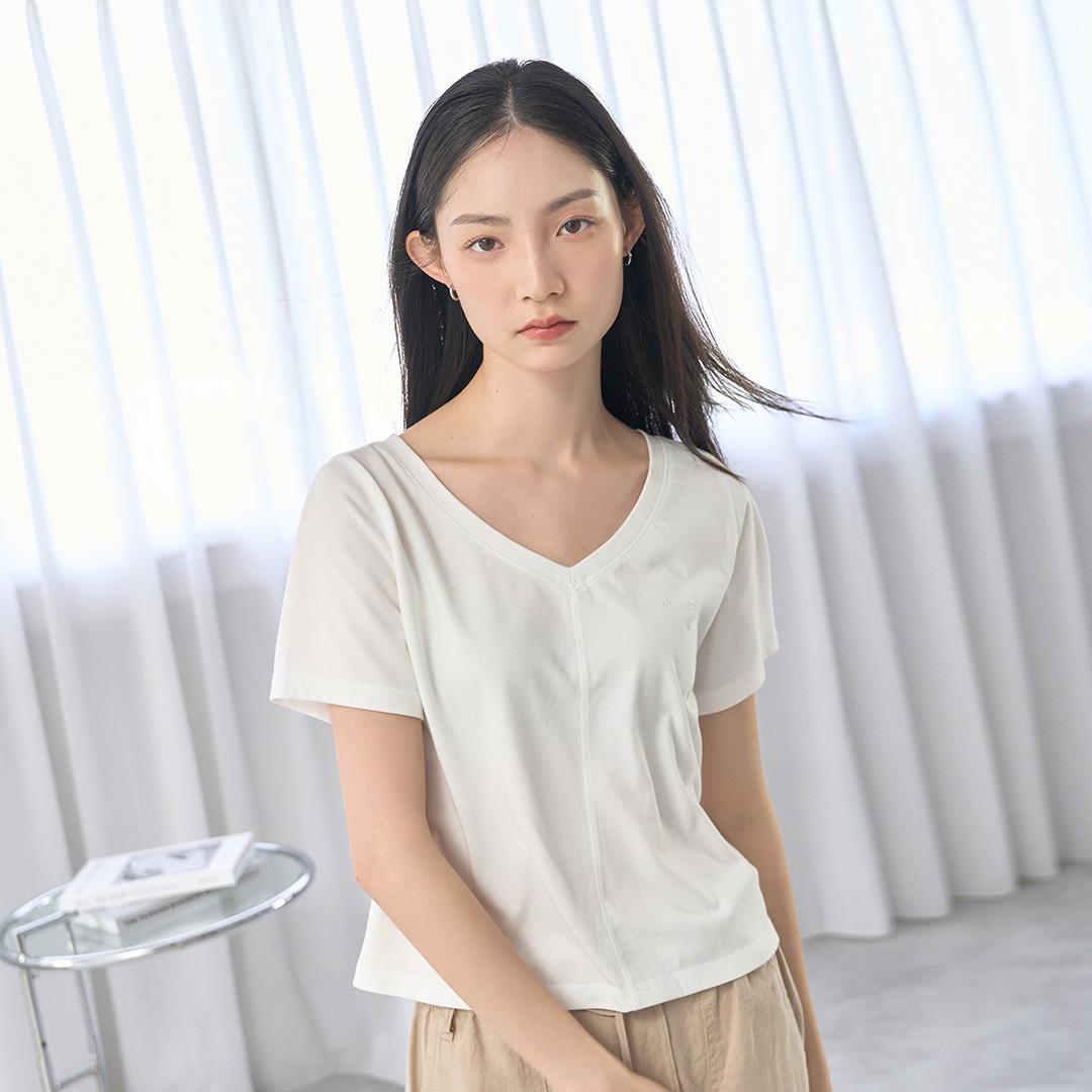 涼感升級!舒適V領短TEE(米白)-女【Hi Cool涼感布】