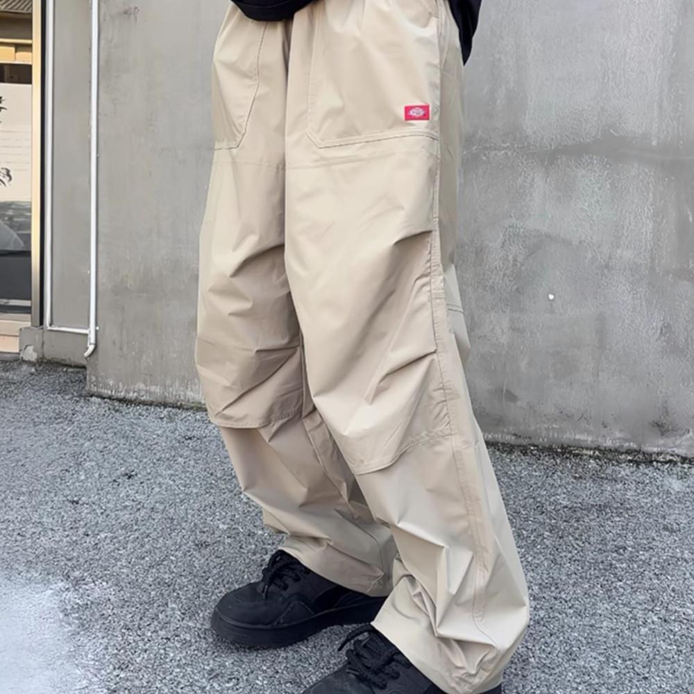 Dickies男款沙色吸濕透氣材質雙膝打摺設計休閒長褲|DK0A88IQCH1
