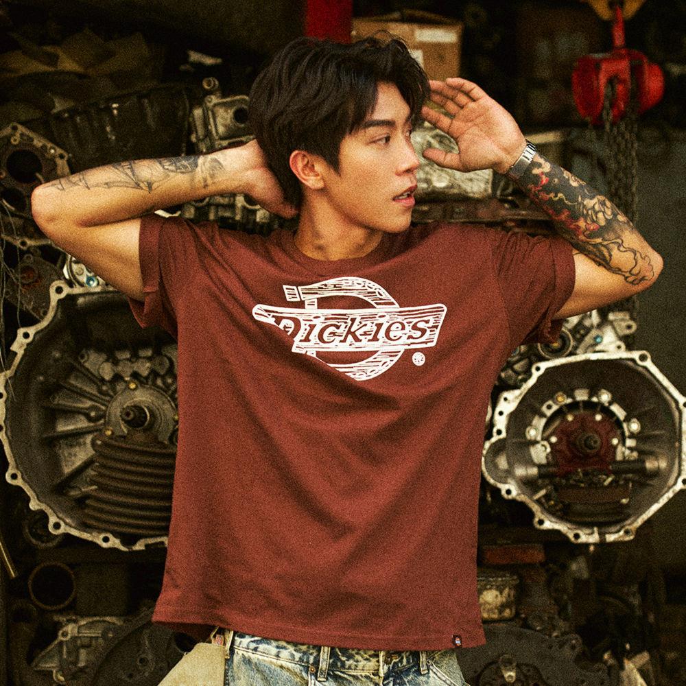 Dickies男女款卡布奇諾棕胸前大Logo圖案印花休閒短袖T恤|DK0A87RBK47
