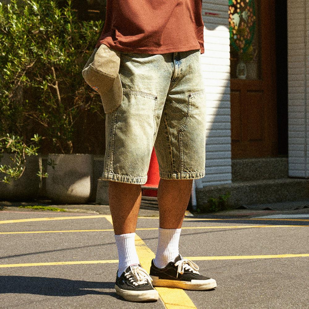 Dickies男款染色丹寧純棉後腰皮質Logo設計寬鬆牛仔短褲|DK0A87SNL27
