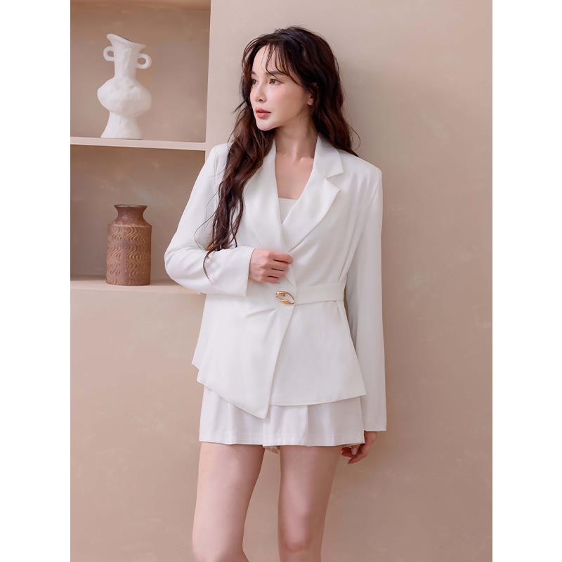 【早春新品】HS 俐落質感西裝外套 白色