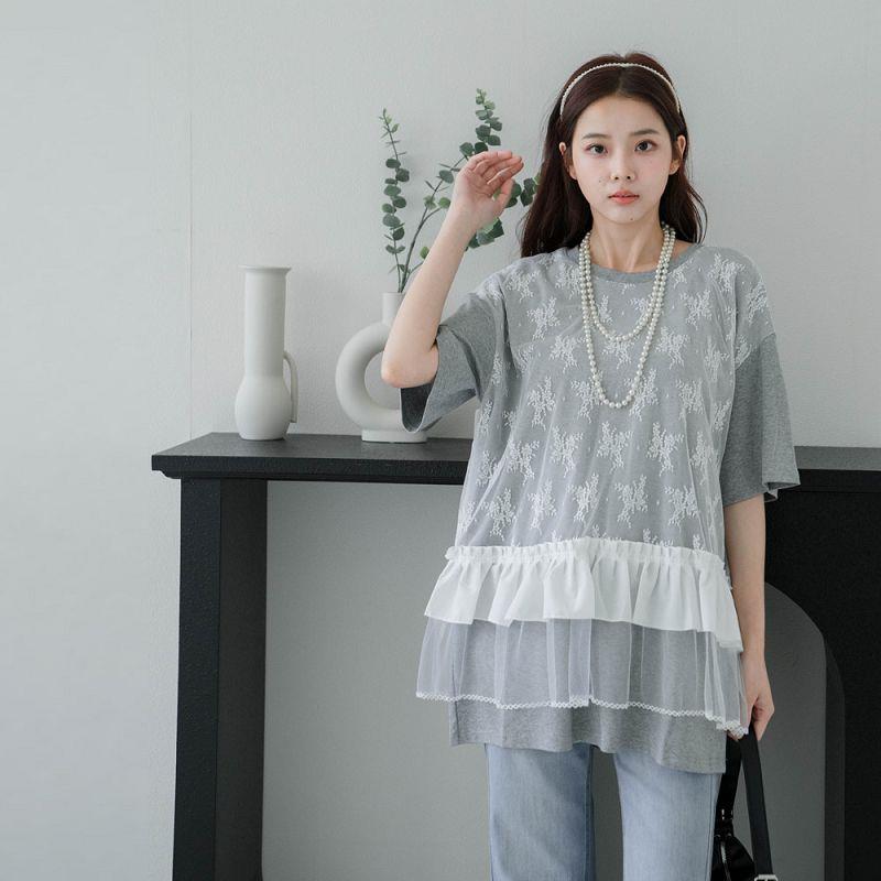 現貨★圓領拼接網紗刺繡花壓褶蛋糕層次下擺上衣(共2色)0513 【NR0727】