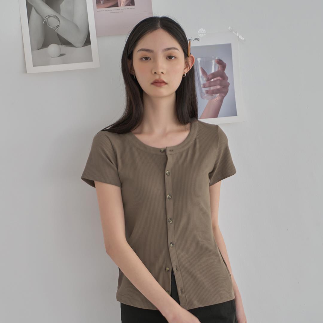 法式圓領坑條合身上衣(灰褐)-女