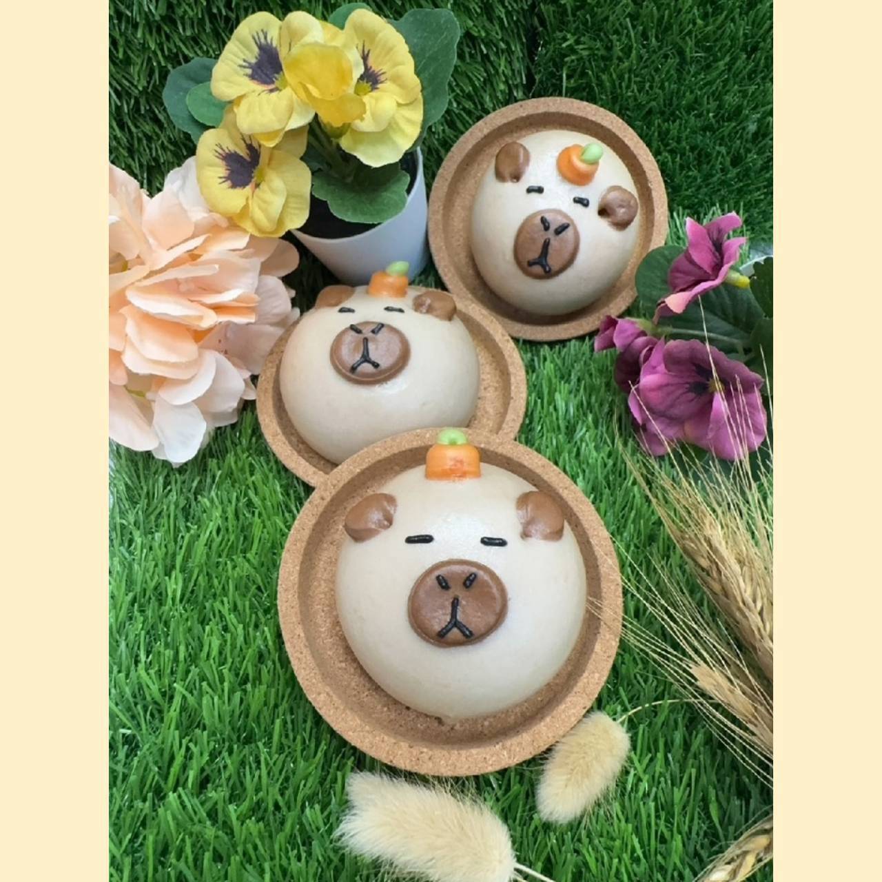 114/11/12起陸續出貨【艾酷奇】小水豚造型包子(3入裝)(195公克±3%(65公克X3入))