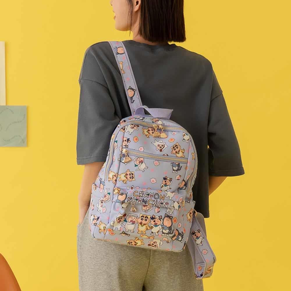 天藍小舖-蠟筆小新俏皮萌獸尼龍後背包-單1款-$590【A12122298】