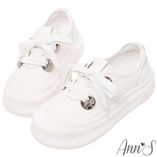 ✨NEW✨Ann’S銀色大圓扣綁帶真皮胖胖厚底休閒鞋4.5cm-白