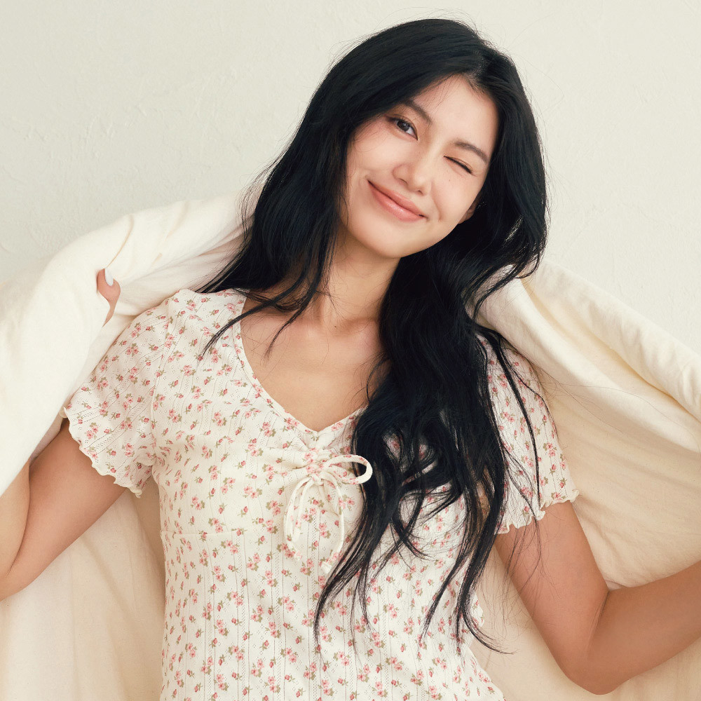 睡眠內衣【晚安推推．夢遊花花日記】短袖碎花成套睡衣​(棉花白)