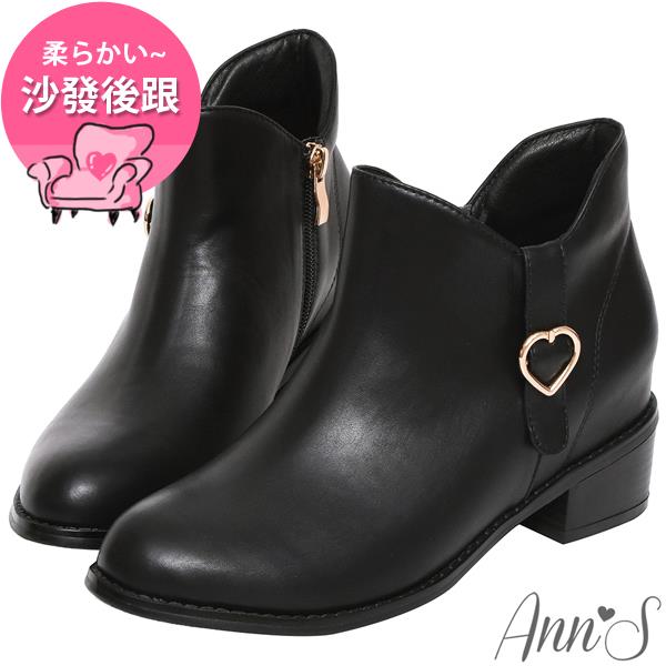 Ann’S綜合微甜-愛心釦側V激瘦內增高粗跟短靴-黑