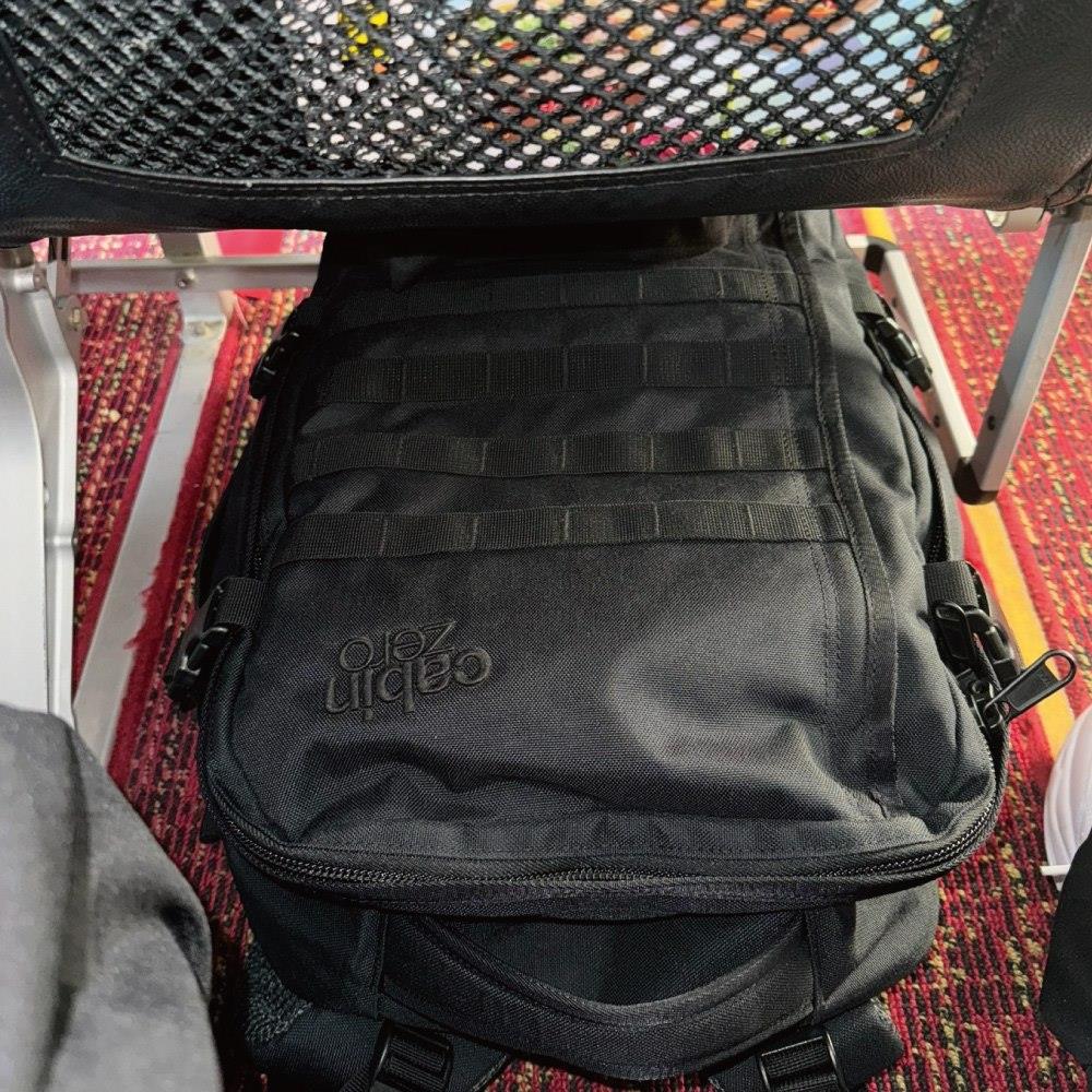 (預購)【CabinZero】英國輕旅登機後背包36L - 軍用款(黑)2.0