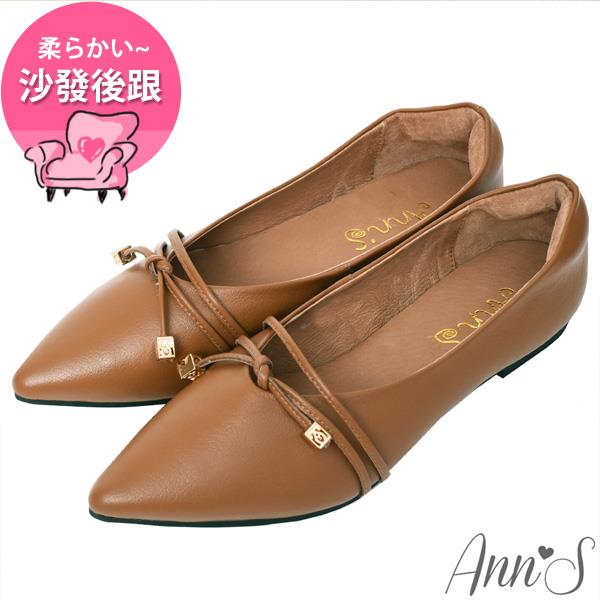 🍀兩雙現折$699🍀Ann’S空靈氣息-細帶蝴蝶結小金墜尖頭超軟真皮平底鞋-咖