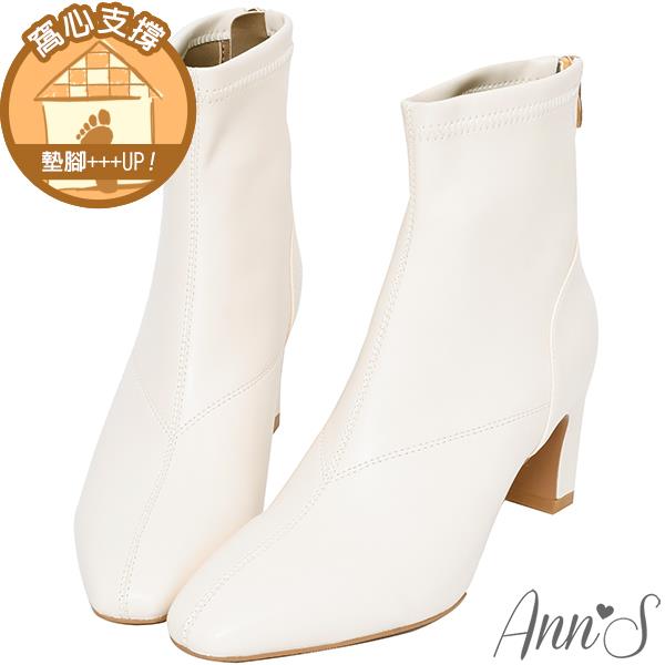 Ann’S充滿自信-美型貼腿剪裁方頭扁跟短靴6cm-米白
