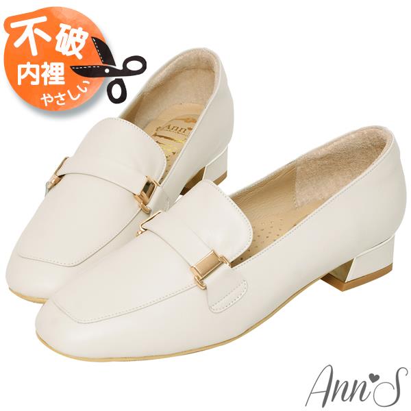 Ann’S超柔軟綿羊皮-微方頭訂製扣帶金屬粗跟樂福鞋3cm-米白