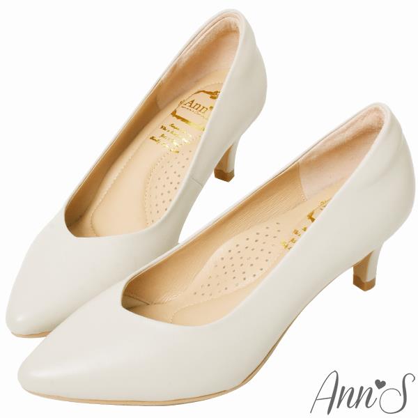 Ann’S舒適療癒系低跟版-V型美腿綿羊皮尖頭跟鞋5.5cm-米白(版型偏小)