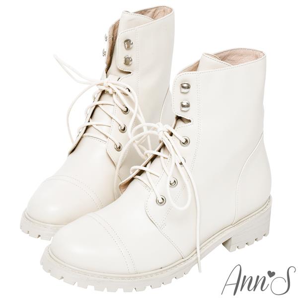 🍎任一雙現折$618🍎Ann’S無畏經典-帥氣6孔綁帶小羊皮短靴3.5cm-白