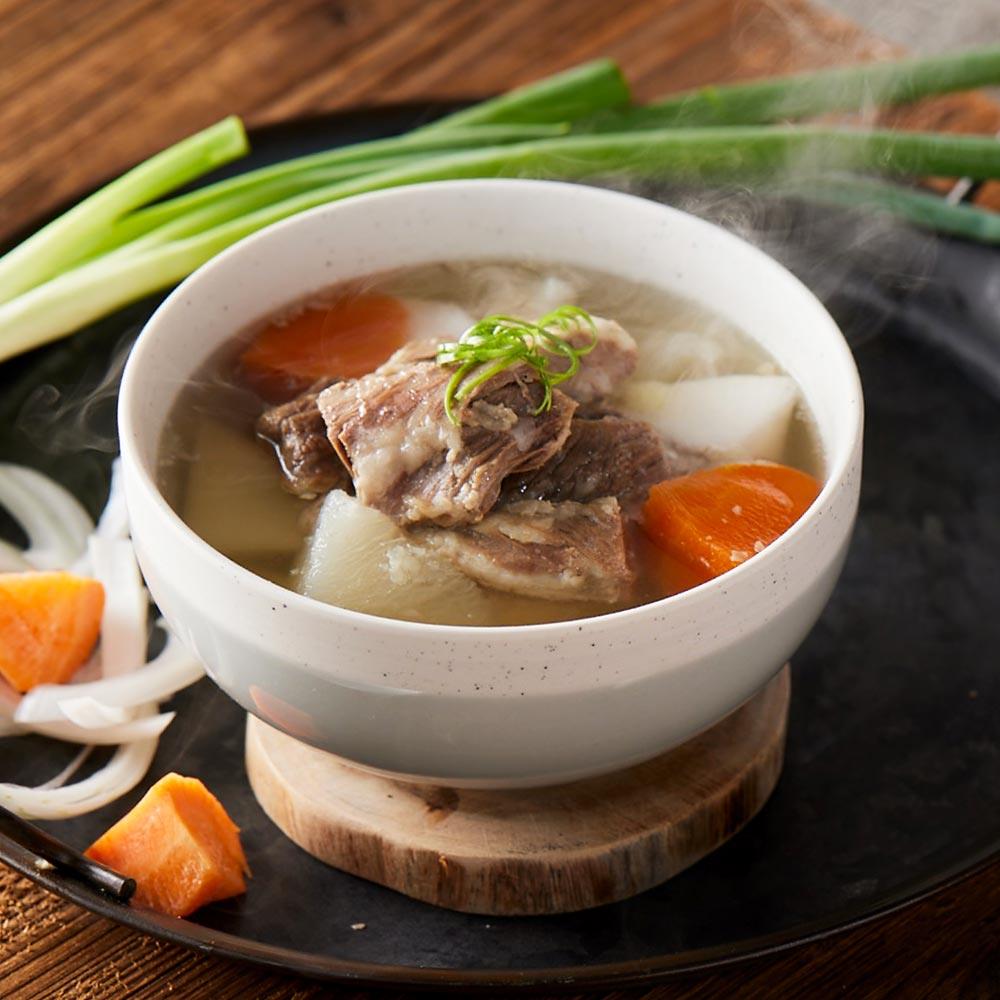 清燉牛肉湯 | 原汁清甜 牛肉補鐵 還吃得到紅白蘿蔔