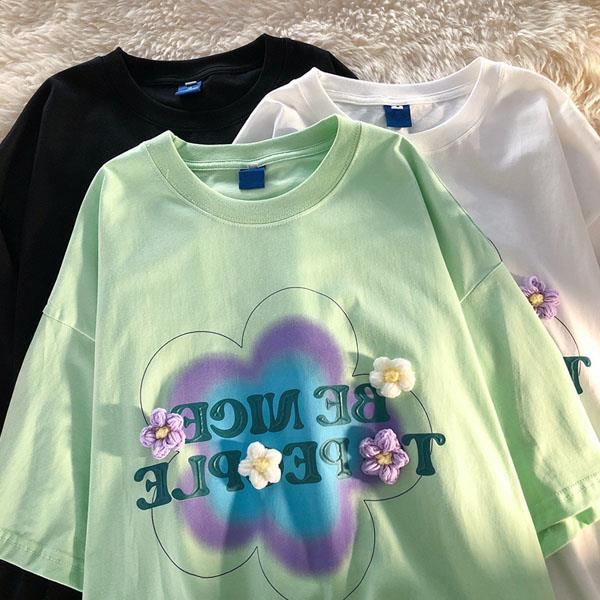 (中大尺碼)M~XL春夏特色款字母立體花朵短袖上衣/純棉T-shirt(3色選)-日秀衣韓館