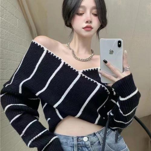 韓版chic溫婉甜美V領露肩交叉條紋長袖上衣(4色)中小尺碼-凱西娃娃