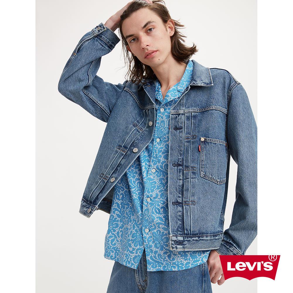 Levis 男款 牛仔外套 / Type1復古寬鬆版型 / 精工中藍染水洗 / 後調節帶設計 熱賣單品