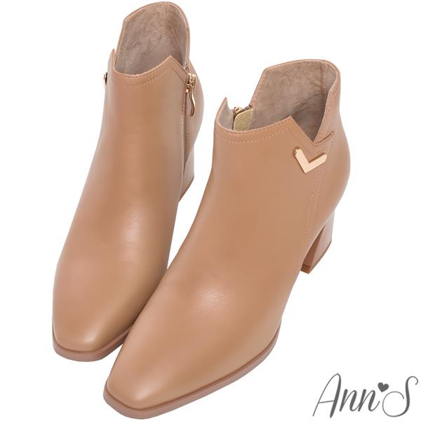 🍎任一雙現折$618🍎Ann’S姊就是時髦-顯瘦側V口羊皮真皮梯形方頭短靴7cm-卡其