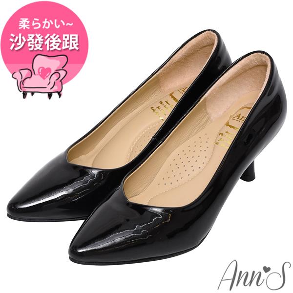 ▸APP獨賣有緣五折✨原價2080◂ Ann’S舒適療癒系低跟版-V型美腿羊漆皮尖頭跟鞋6cm-黑