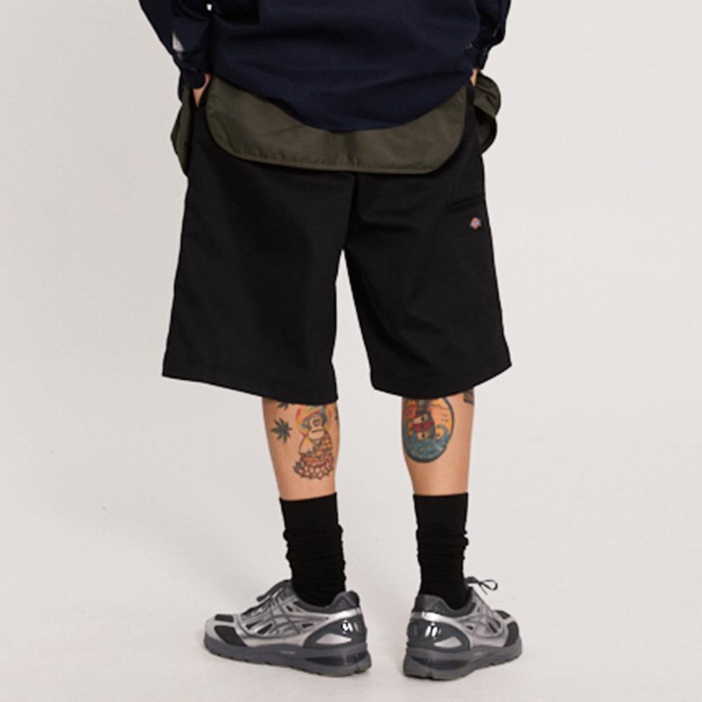 Dickies男款黑色42283多功能口袋寬版短褲|DK011796BLK
