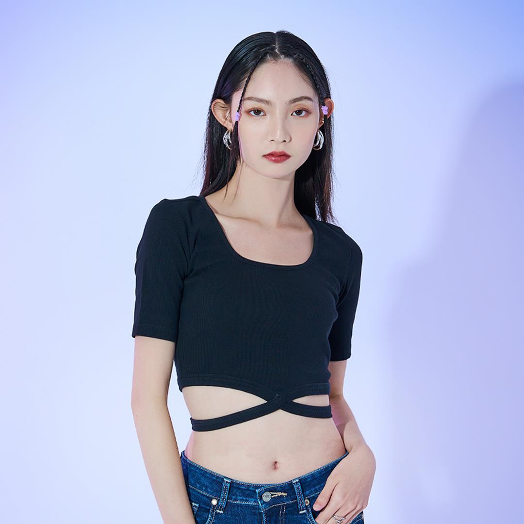 微性感綁腰純色上衣(黑色)-女