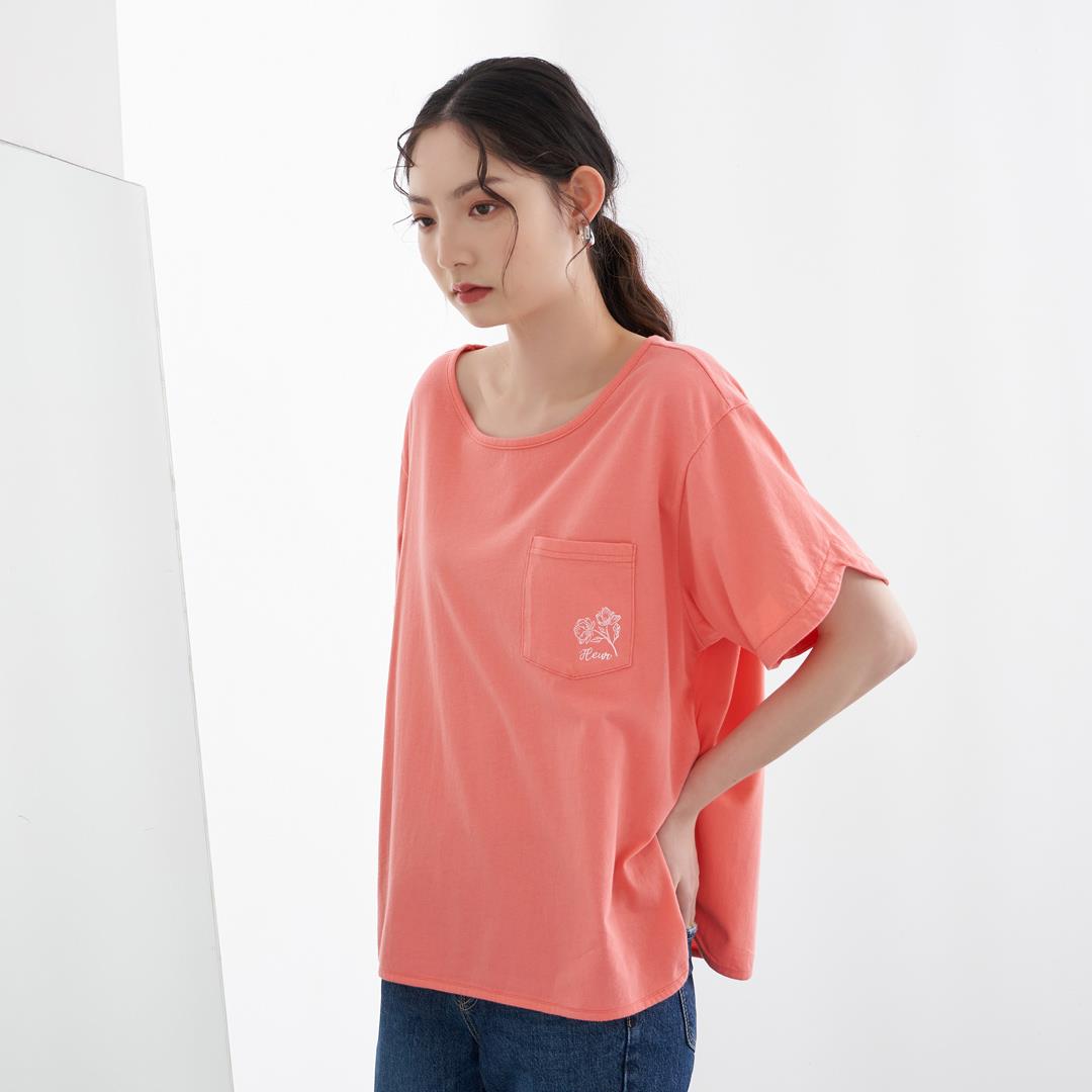 甜心小花圓領口袋TEE(粉桔)-女