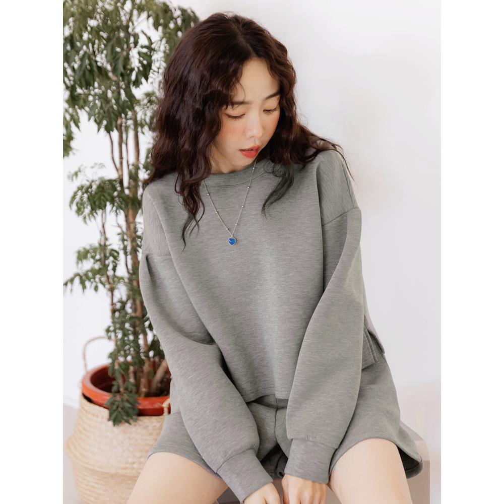 高質感tee．空氣棉好比例短版大學T上衣