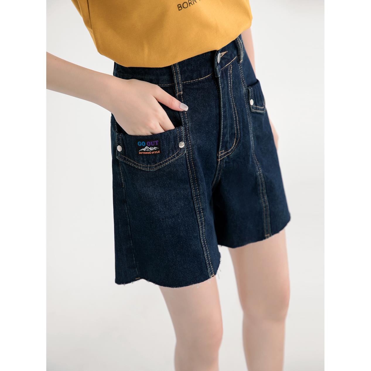 織標口袋設計單寧牛仔修身寬短褲