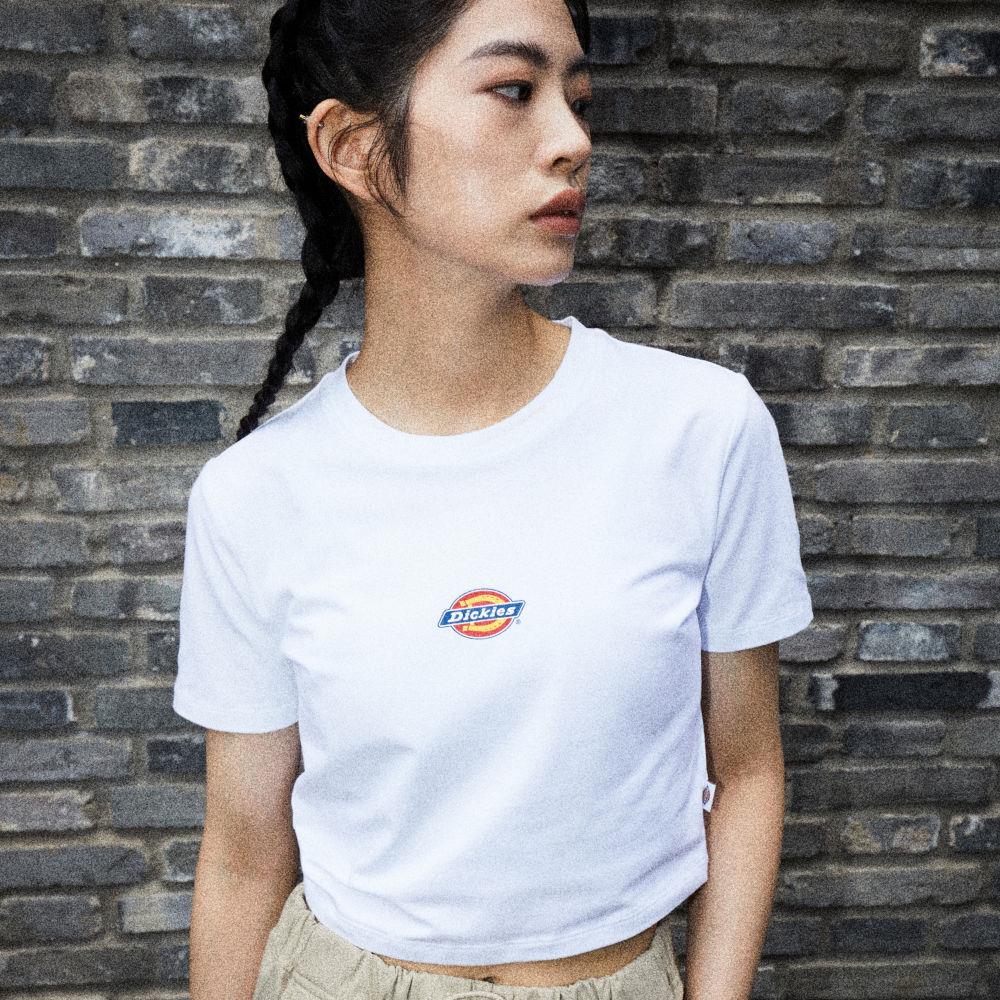 Dickies女款白色重磅短版胸前經典Logo印花短袖T恤|DK012314WHX
