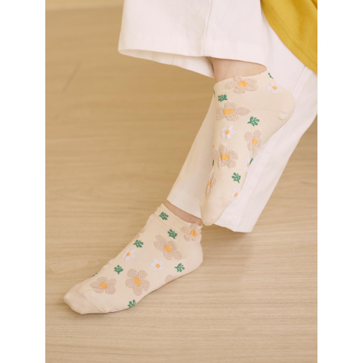 韓國製小花造型立體織紋短襪