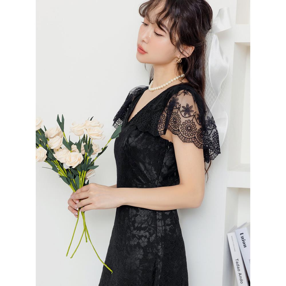雕花蕾絲蓋袖V領修身長襬輕婚紗
